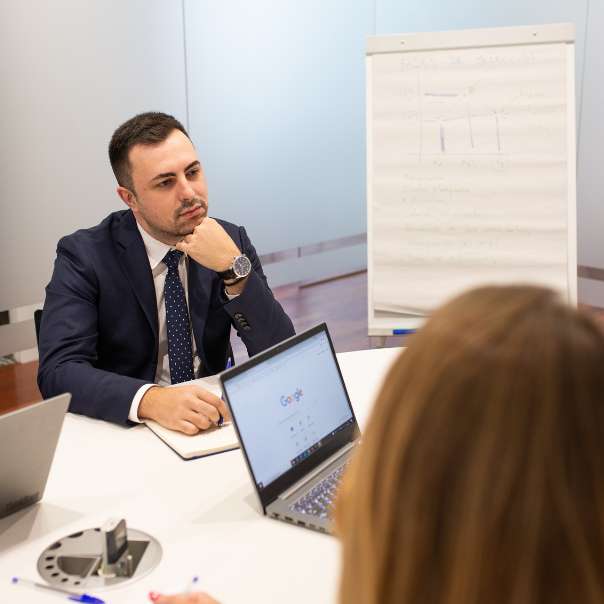 Prepara tu curriculum vitae - Melt Group Prepara tu Curriculum Vitae3